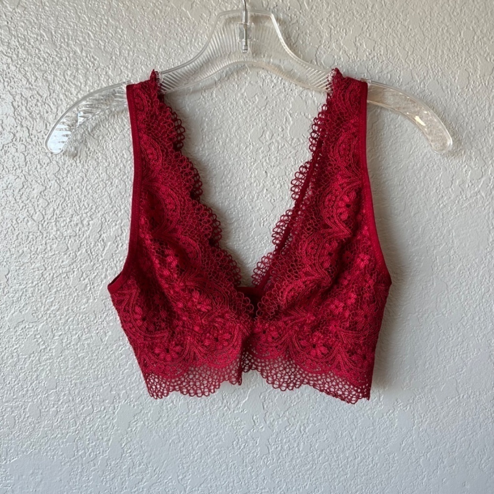 Victoria’s Secret Lace Bralette - Picture 2 of 8